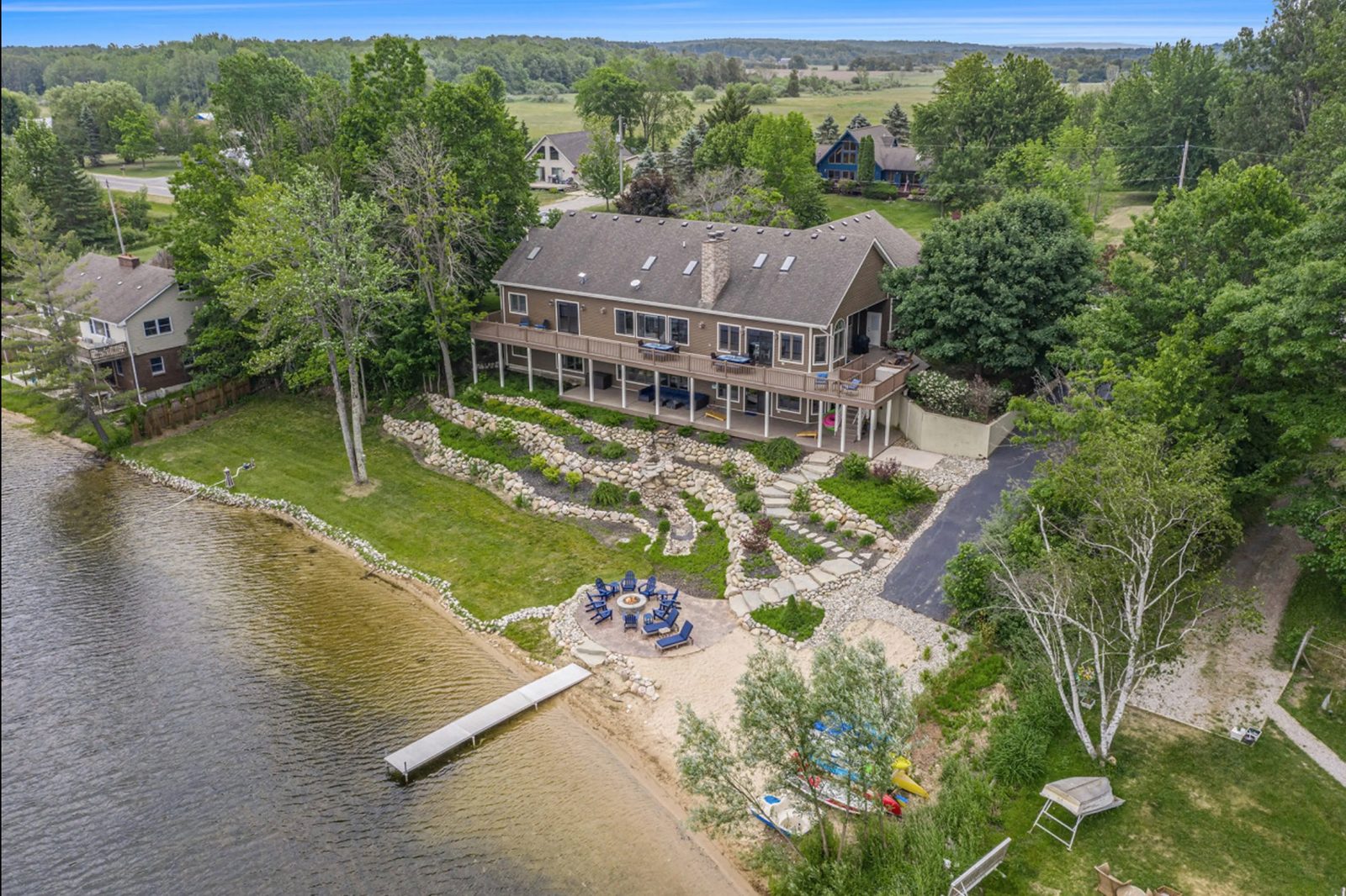 Lakeview Oasis